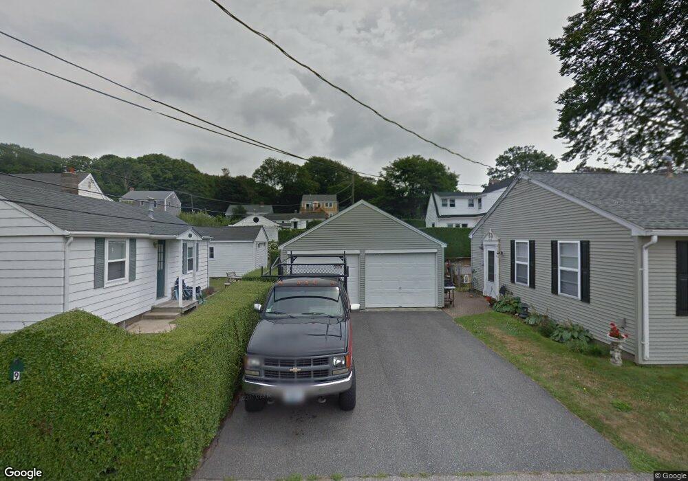 9 Center Ave unit 4, Middletown, RI 02842 - photo 1