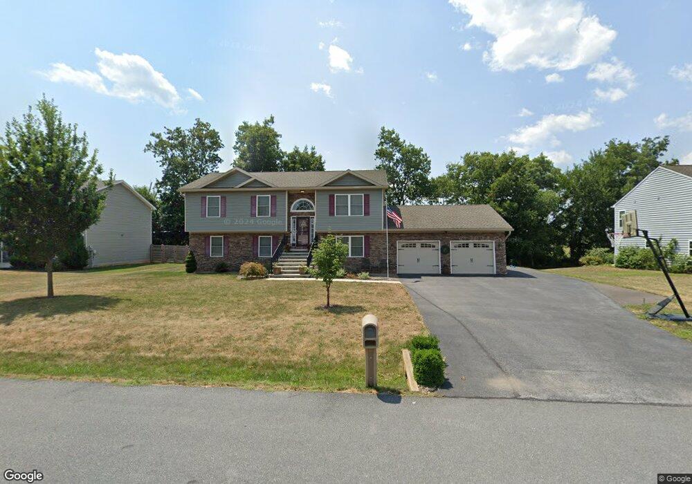 15660 Wedgewood Dr, Greencastle, PA 17225 - photo 1