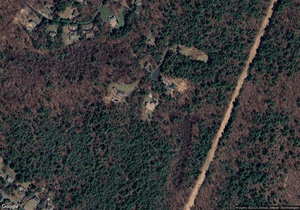 120 White Pine Ct, Milford, PA 18337 - photo 1