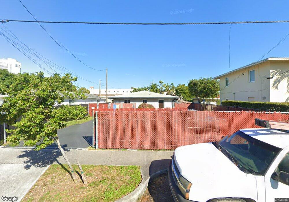 2471 SW 10th St, Miami, FL 33135 - photo 1