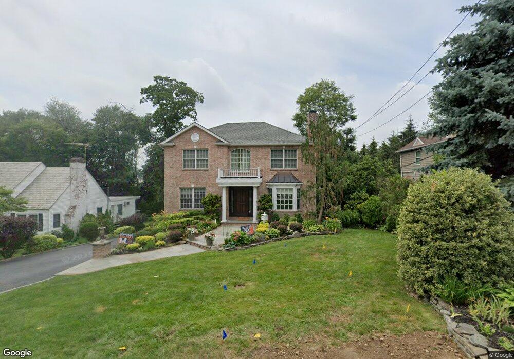 197 Mason Dr, Manhasset, NY 11030 - photo 1