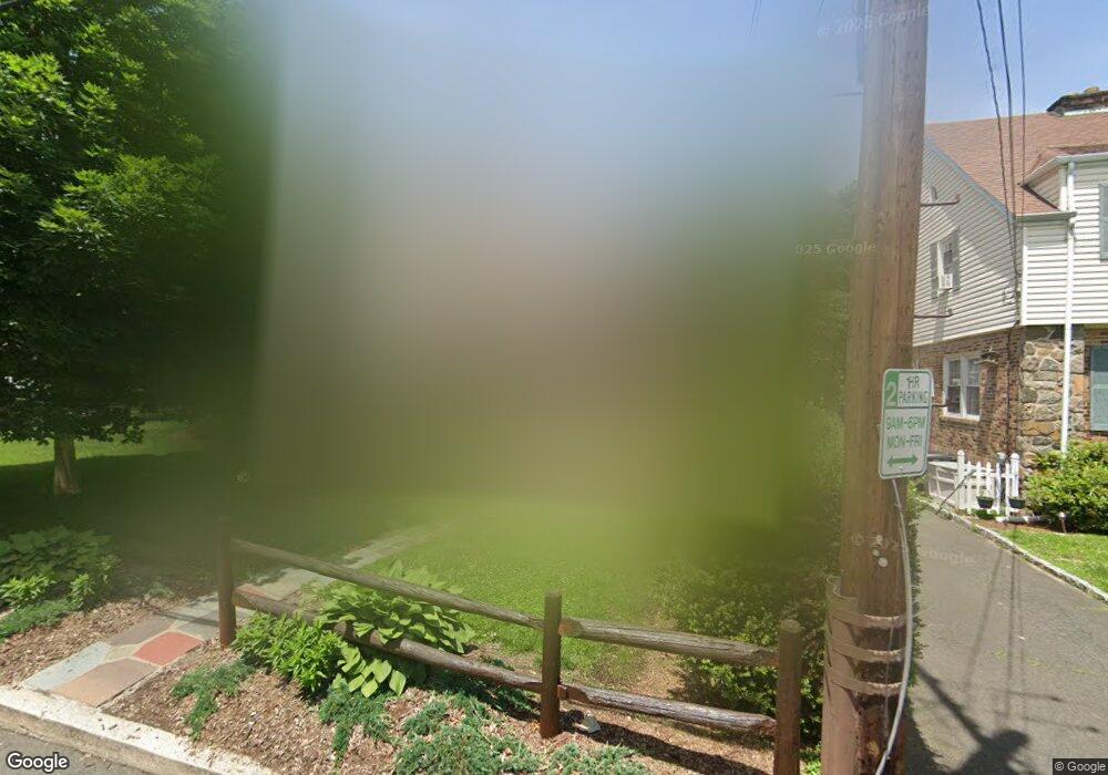 20 Parkview Ct, White Plains, NY 10603 - photo 1