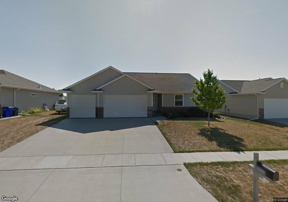 3527 Badger Dr SW, Cedar Rapids, IA 52404 - photo 1