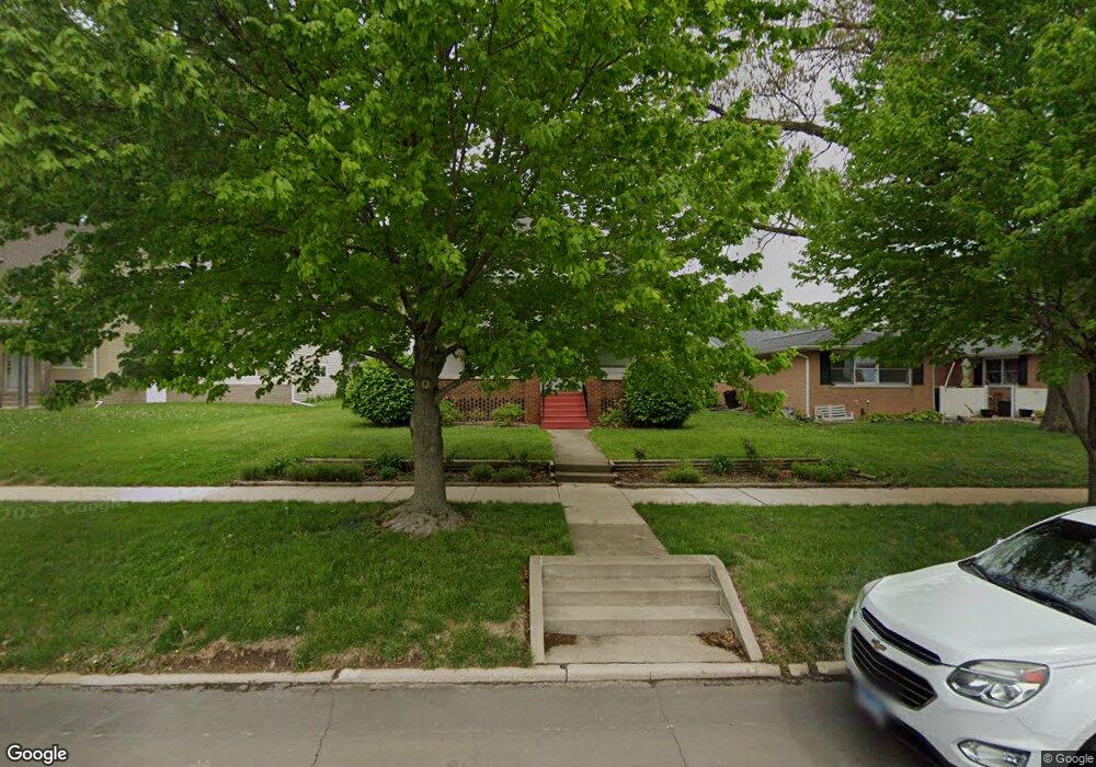 810 Wyatt Ave, Lincoln, IL 62656 - photo 1