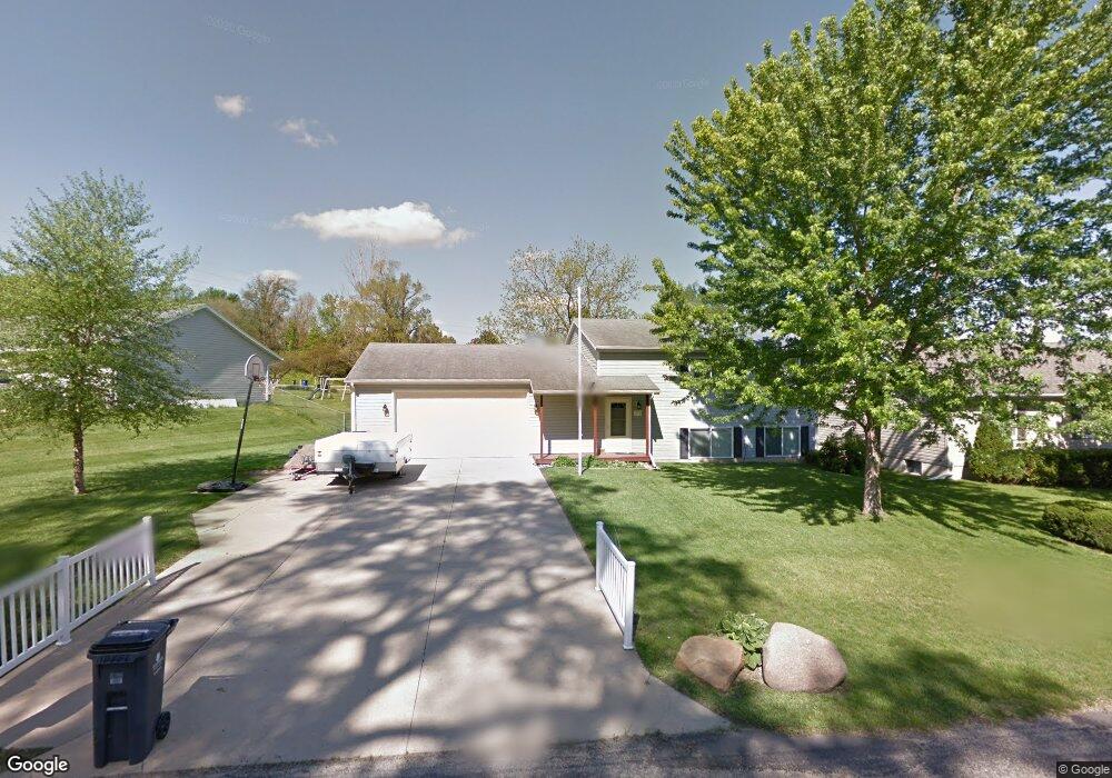 712 Westland Rd NW, Cedar Rapids, IA 52405 - photo 1