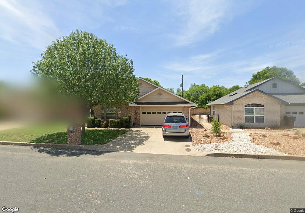 615 Courtney St, Fredericksburg, TX 78624 - photo 1