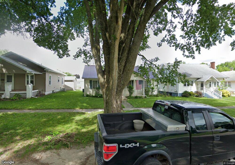 905 N 11th St, Mattoon, IL 61938 - photo 1