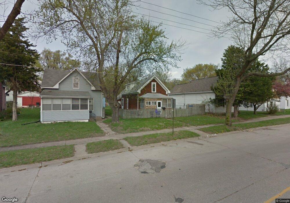 1512 12th Ave SE, Cedar Rapids, IA 52401 - photo 1