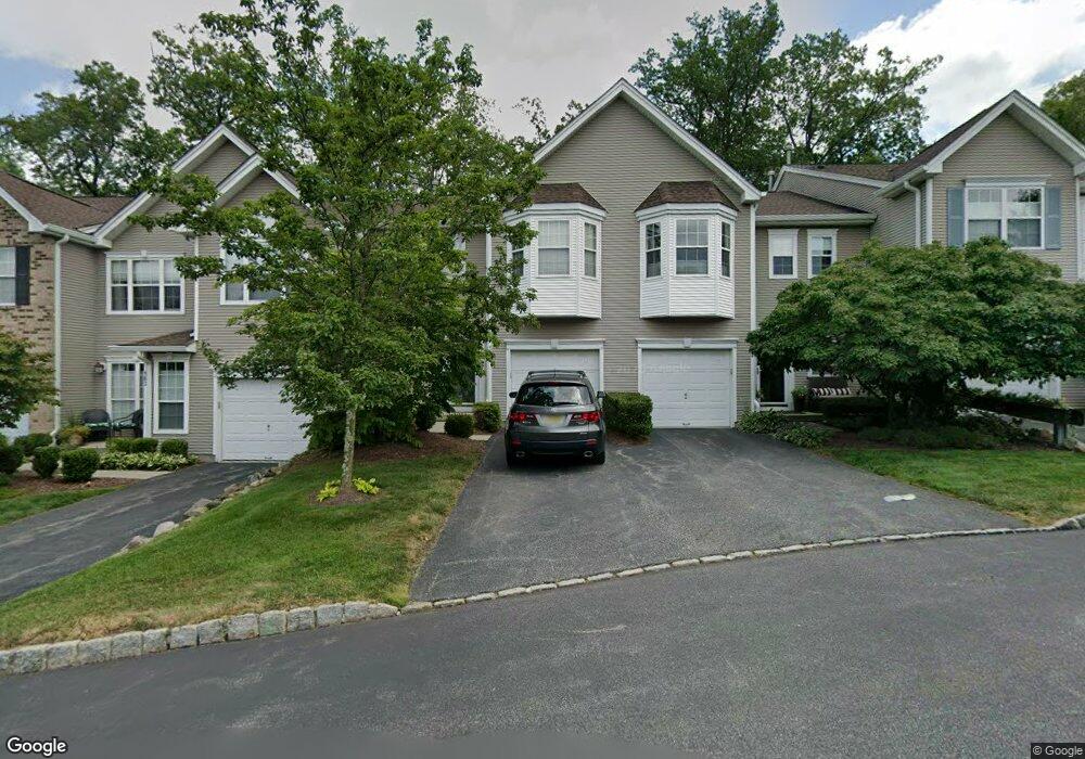 532 Cascade Ct, Mahwah, NJ 07430 - photo 1