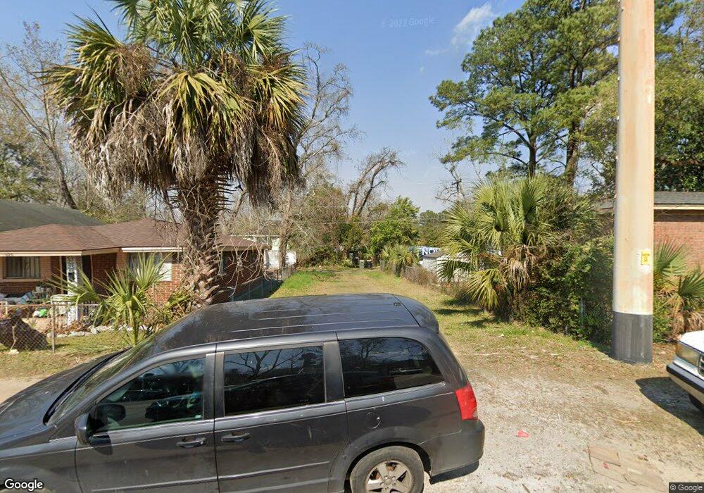 908 W 52nd St, Savannah, GA 31405 - photo 1