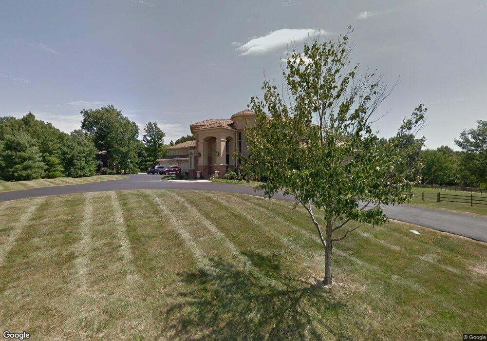 10411 Mohawk Rd, Leawood, KS 66206 - photo 1