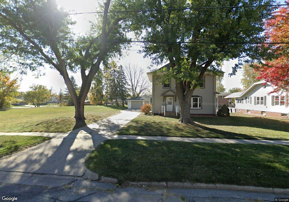 609 S 4th Ave E, Newton, IA 50208 - photo 1
