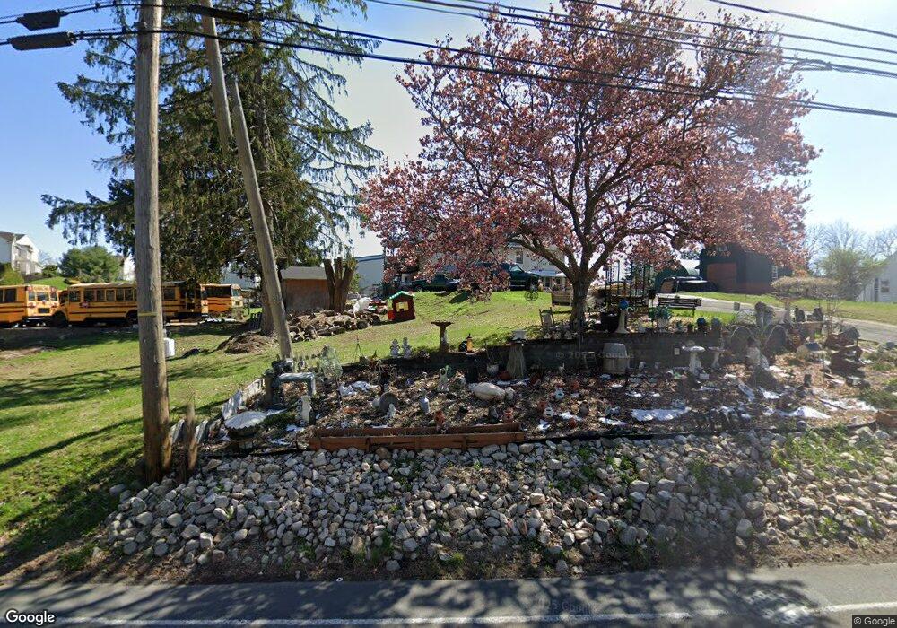 1091 Shelbourne Rd, Reading, PA 19606 - photo 1