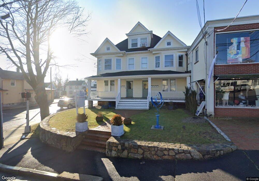 39 East Ave unit bottom right, New Canaan, CT 06840 - photo 1