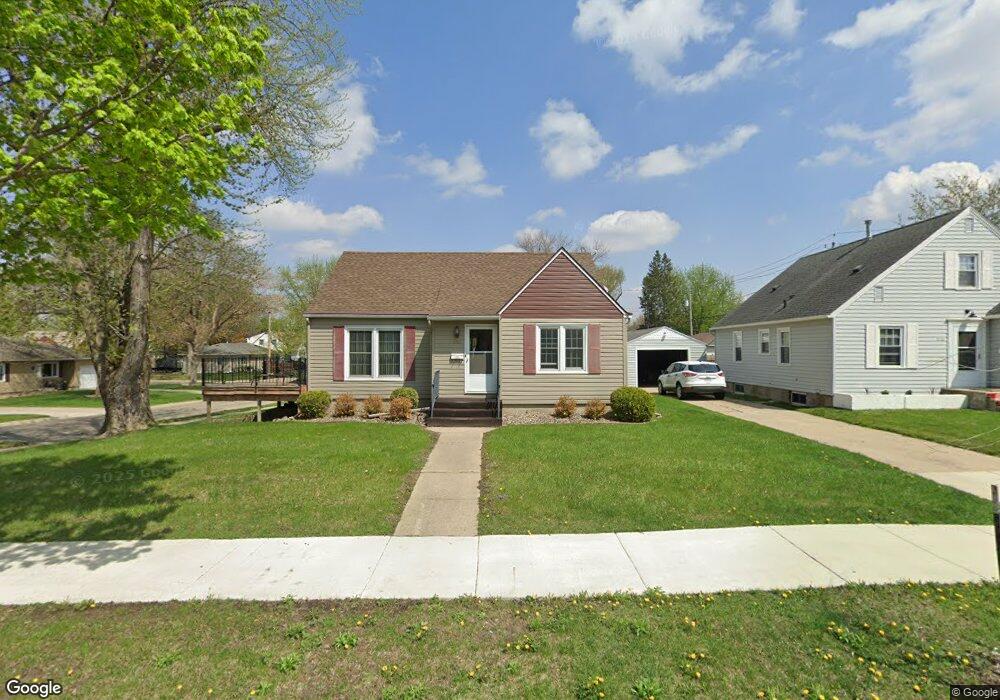 918 Clausen Ave, Albert Lea, MN 56007 - photo 1