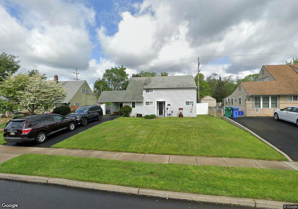 11 Goldengate Rd, Levittown, PA 19057 - photo 1