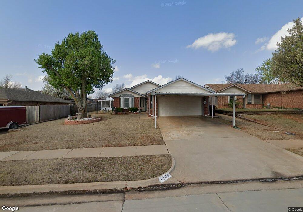 1109 Zachary Dr, Moore, OK 73160 - photo 1