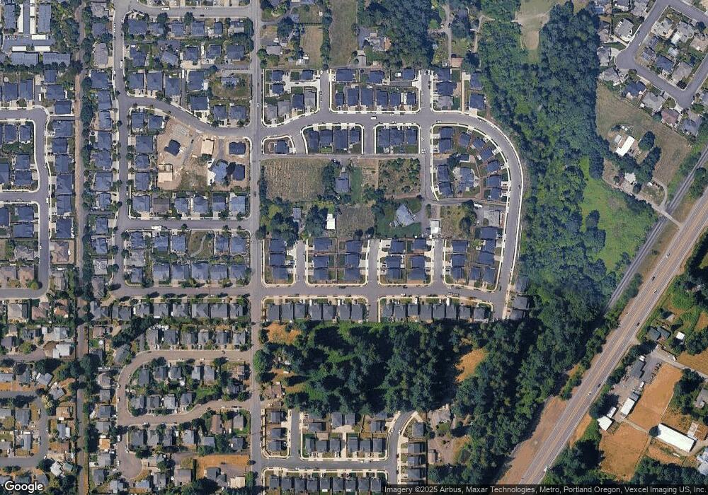 1567 N Spruce St, Canby, OR 97013 - photo 1