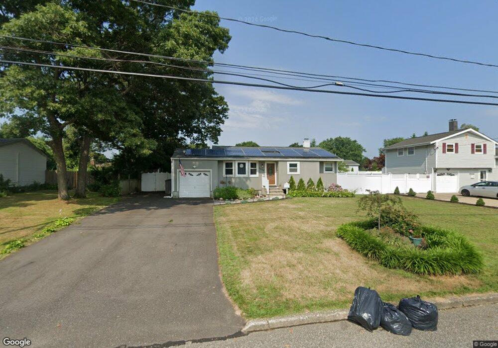 3006 Newport Ave, Medford, NY 11763 - photo 1