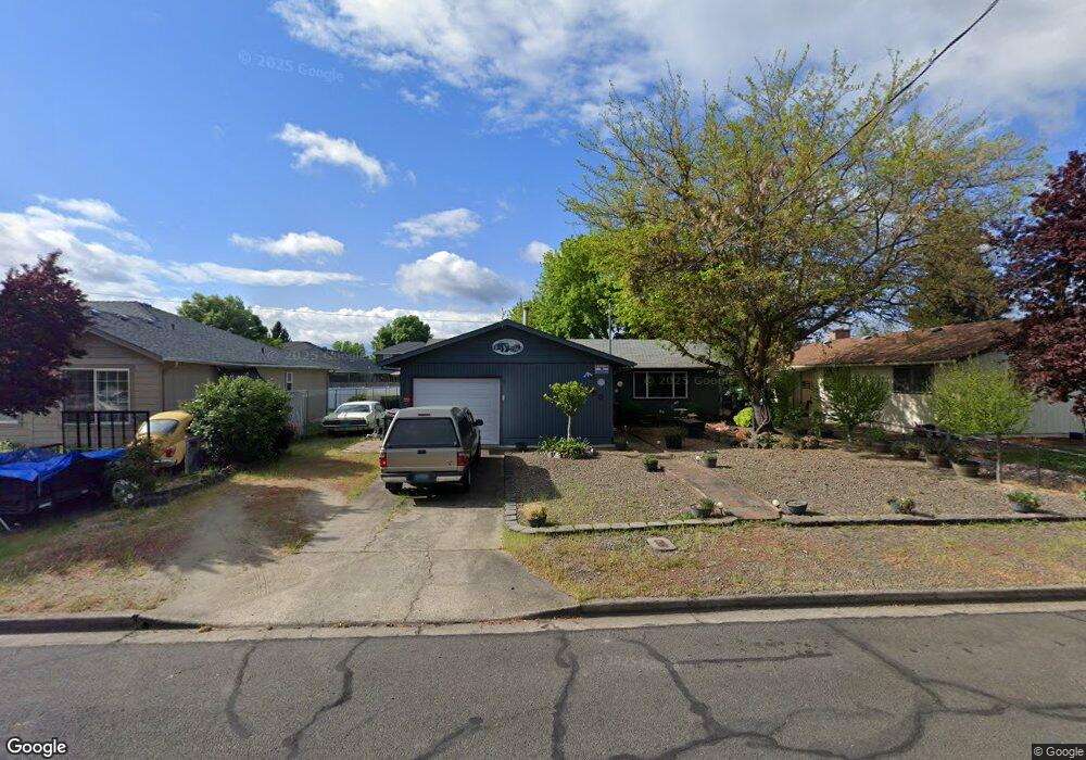 780 Ash St, Central Point, OR 97502 - photo 1