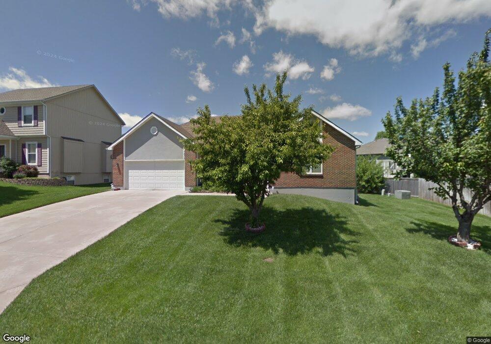 5832 Meadow Sweet Ln, Shawnee, KS 66226 - photo 1