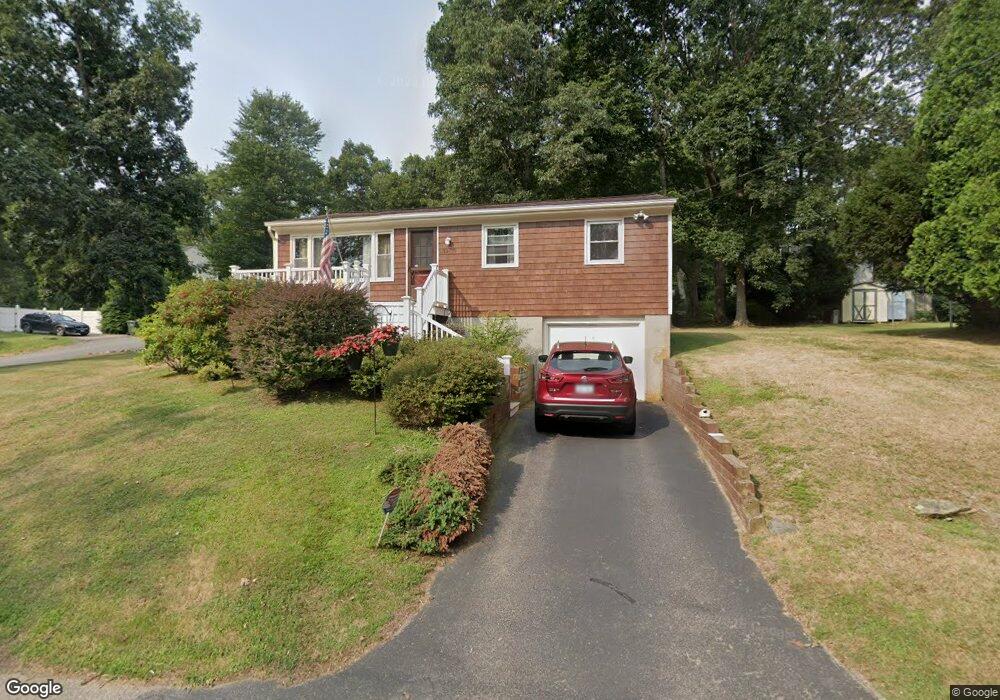 33 Nautilus Dr, Saunderstown, RI 02874 - photo 1