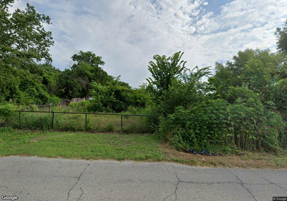 1733 E Texas St, Denison, TX 75021 - photo 1