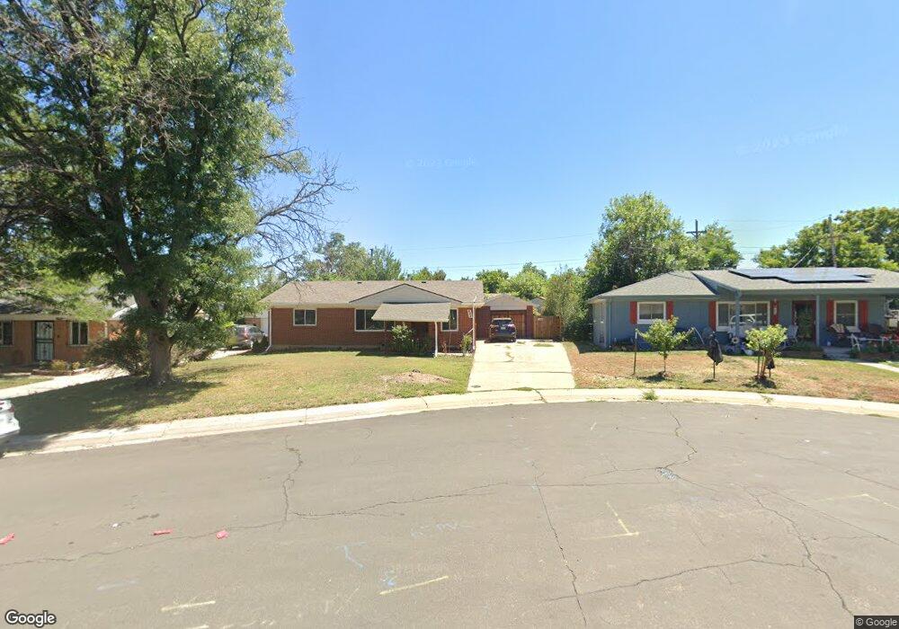 922 Jamaica Ct, Aurora, CO 80010 - photo 1