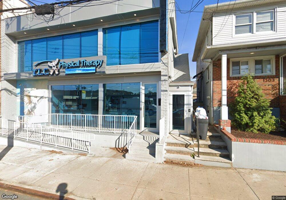 1297 Clove Rd unit B, Staten Island, NY 10301 - photo 1