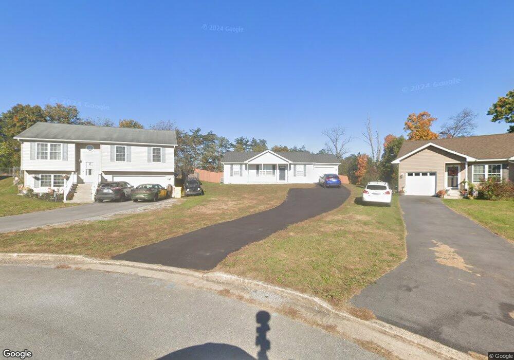 210 Freight Car Cir, Bunker Hill, WV 25413 - photo 1