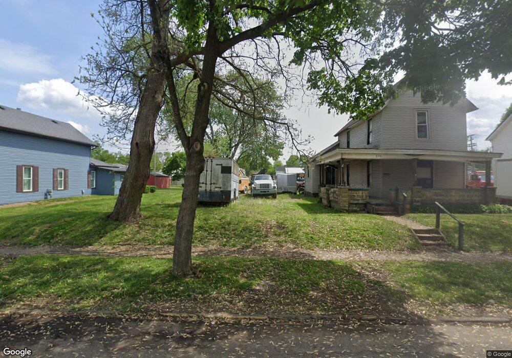 824 S Lawn Ave, Coshocton, OH 43812 - photo 1