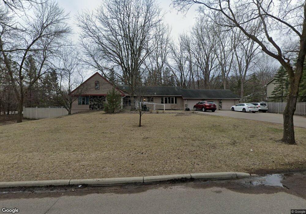 5209 Michaele Ln, Minnetonka, MN 55345 - photo 1