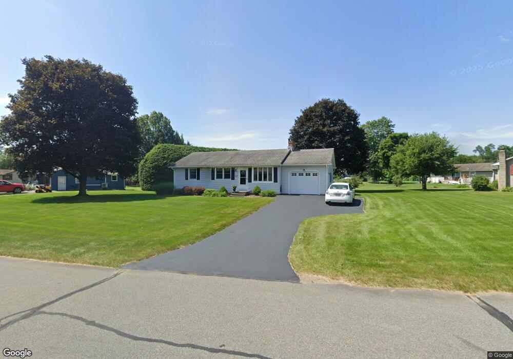 71 Plantation Cir, Greenfield, MA 01301 - photo 1