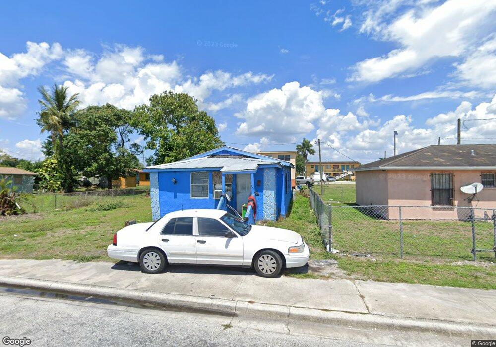 817 SW Avenue D, Belle Glade, FL 33430 - photo 1