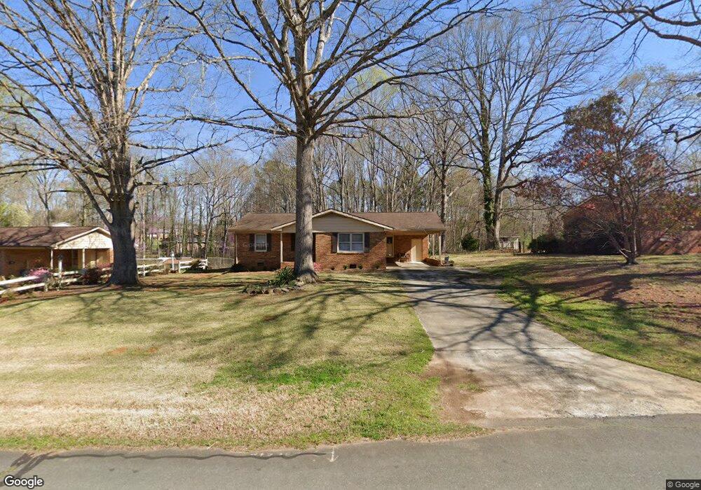 414 W 10th St, Siler City, NC 27344 - photo 1