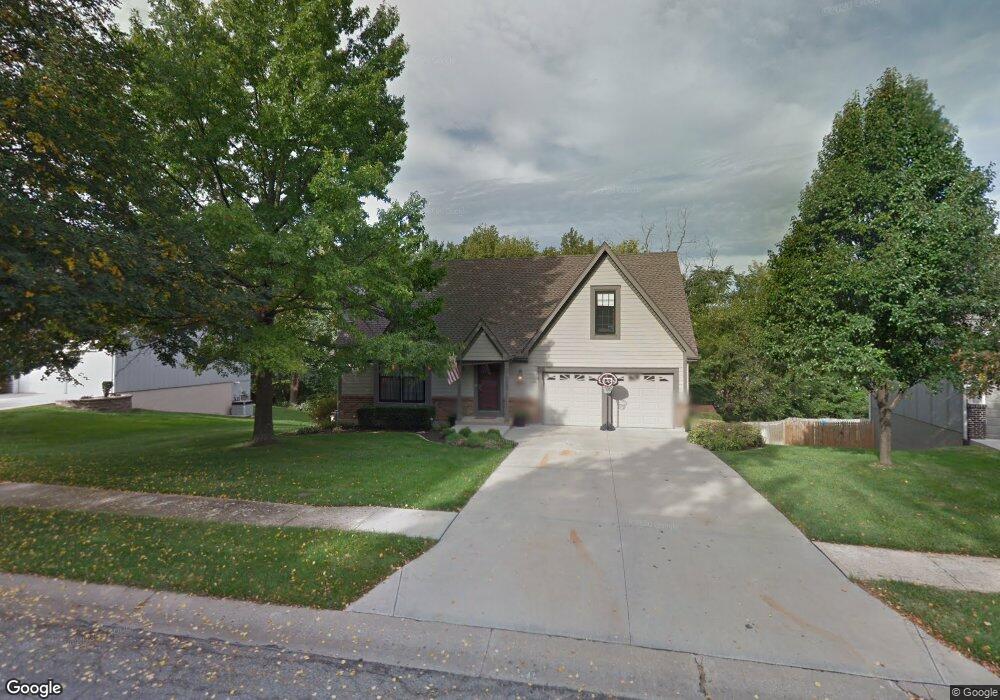 8008 Swarner Dr, Lenexa, KS 66219 - photo 1