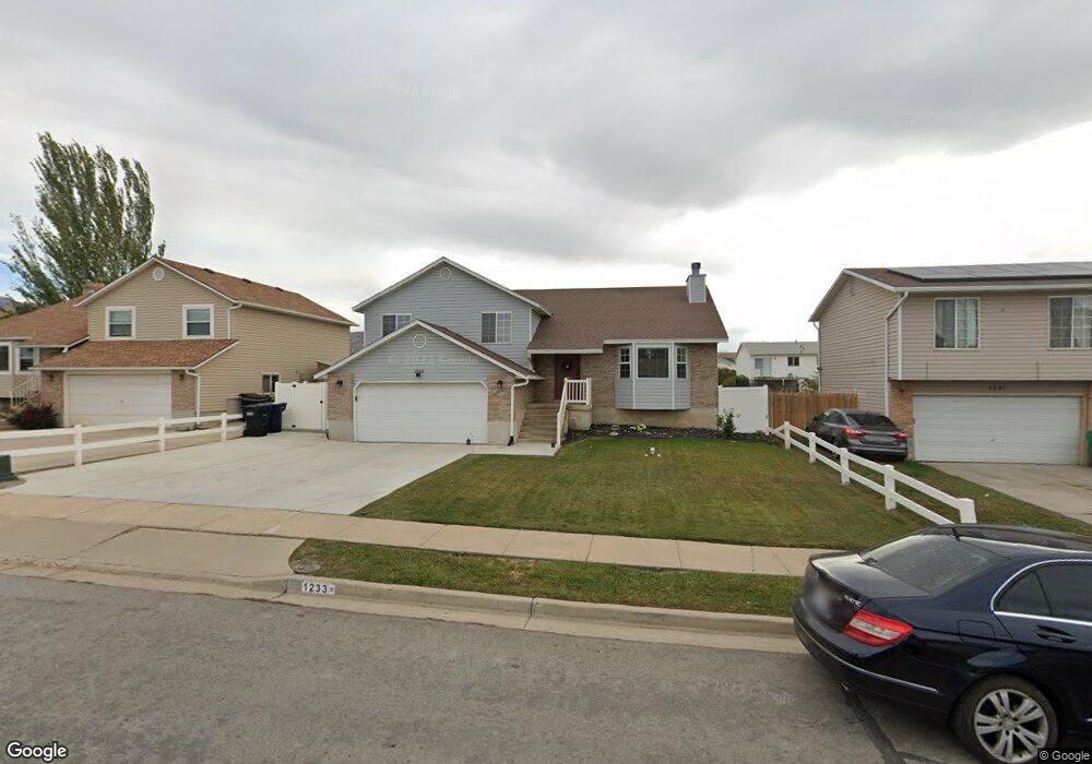 1233 W 1975 S, Woods Cross, UT 84087 - photo 1