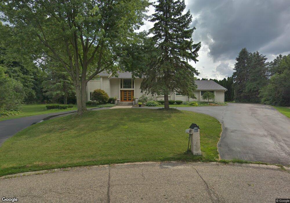 3784 Princeton Ct, Bloomfield Hills, MI 48302 - photo 1