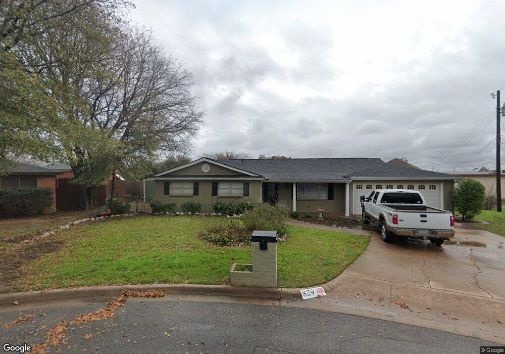 829 Woodcrest Dr, Hurst, TX 76053 - photo 1