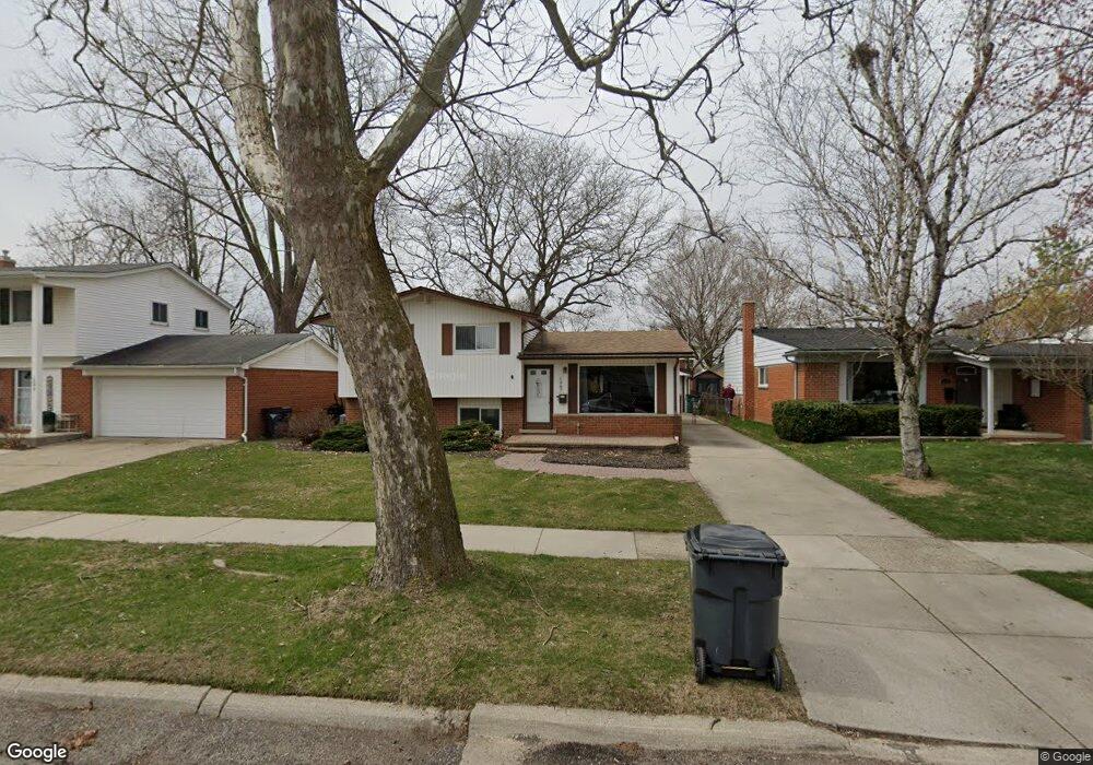 1087 Langley Blvd, Clawson, MI 48017 - photo 1