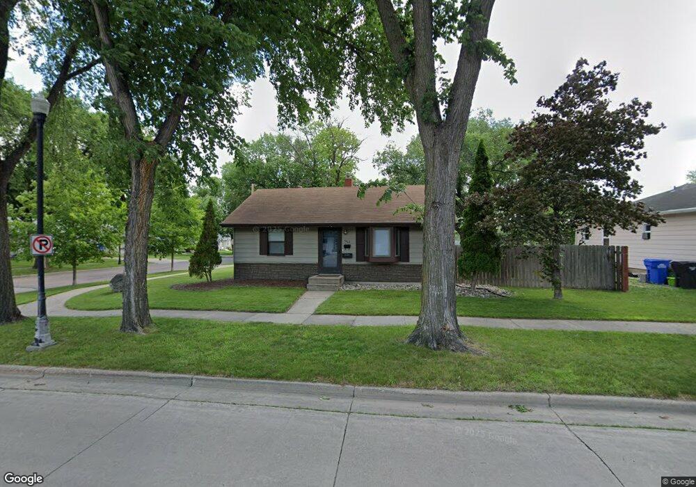1002 17th St S, Fargo, ND 58103 - photo 1