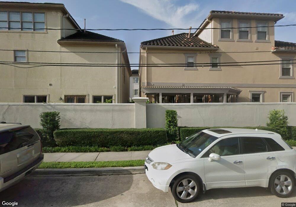 7715 N Hunters Creekway Dr, Houston, TX 77055 - photo 1