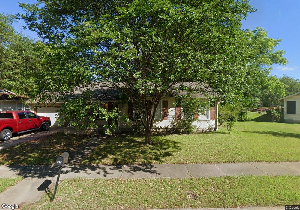 108 Circle Dr, Cleburne, TX 76033 - photo 1