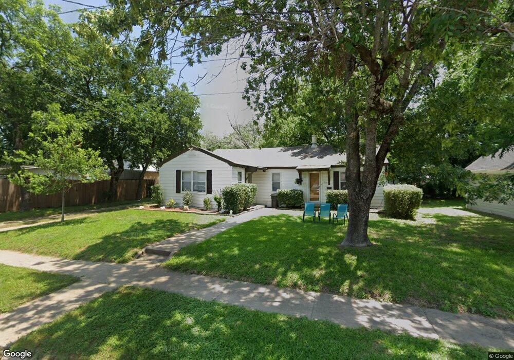 105 W Gilmer St, Ennis, TX 75119 - photo 1