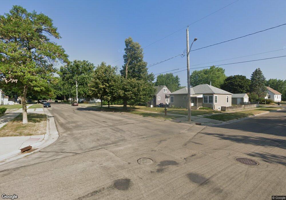 704 10th Ave SW, Austin, MN 55912 - photo 1