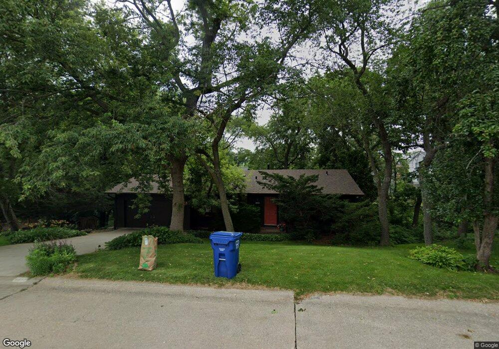 4422 Royal Oaks Dr, Davenport, IA 52806 - photo 1