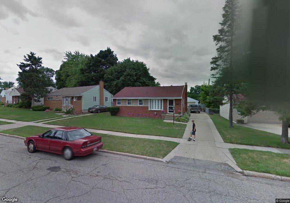 1011 Mitchell Ave, Lansing, MI 48917 - photo 1