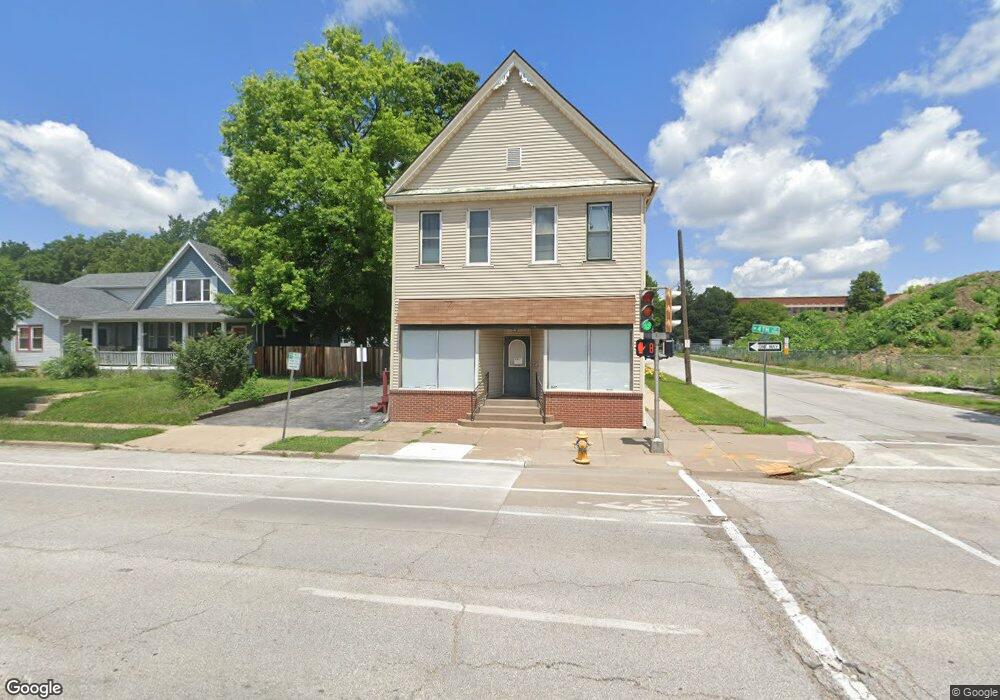 2002 W 4th St, Davenport, IA 52802 - photo 1