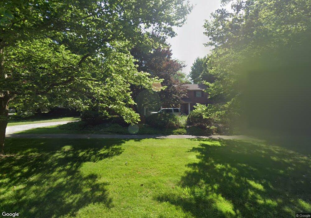 946 Three Mile Dr, Grosse Pointe Park, MI 48230 - photo 1