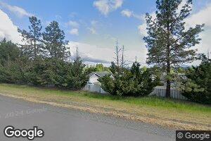 1892 Star Crest Dr, Grants Pass, OR 97527